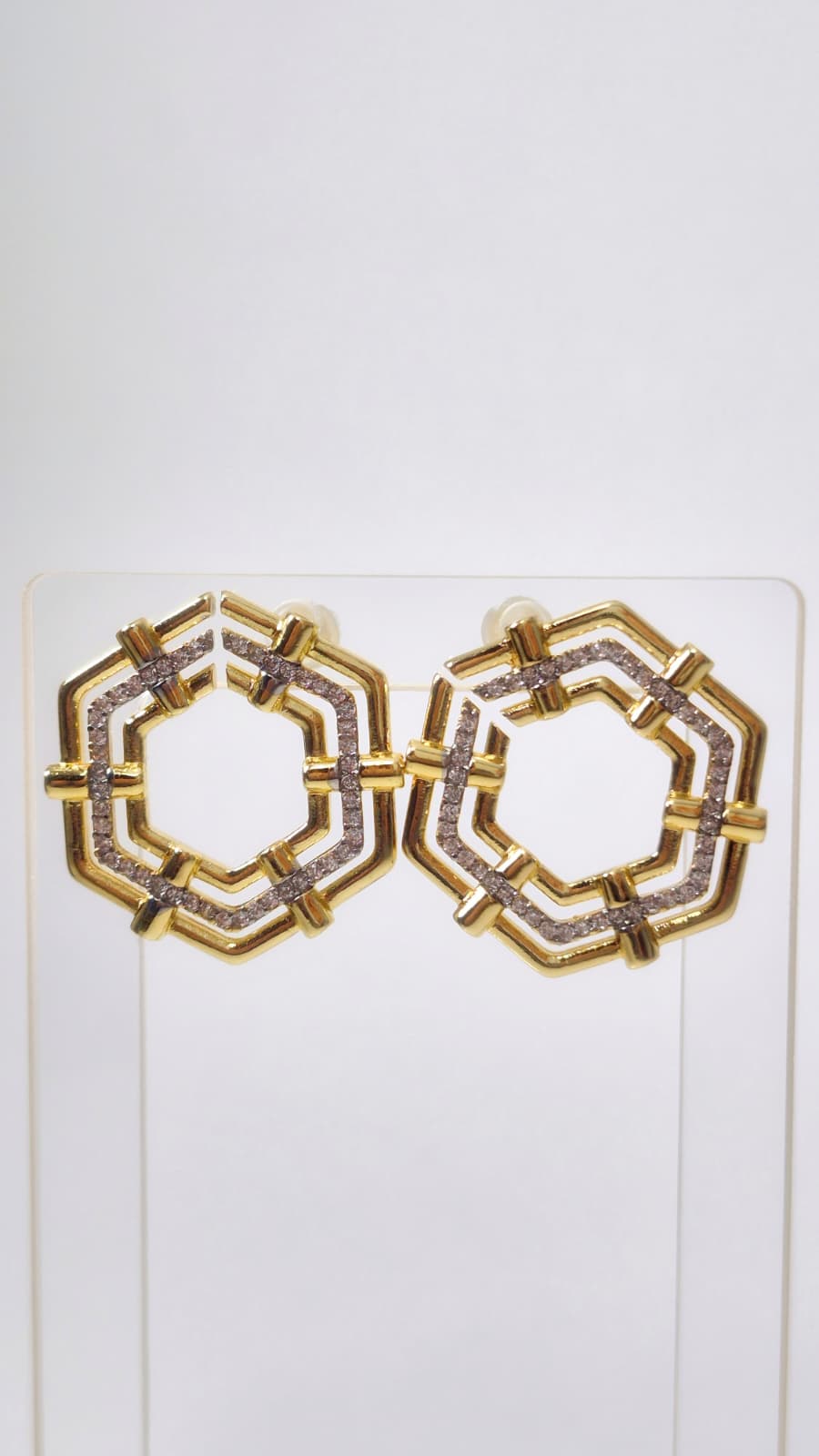 Bi-Takı | Gold Altıgen Zirkon Taşlı Çelik Küpe