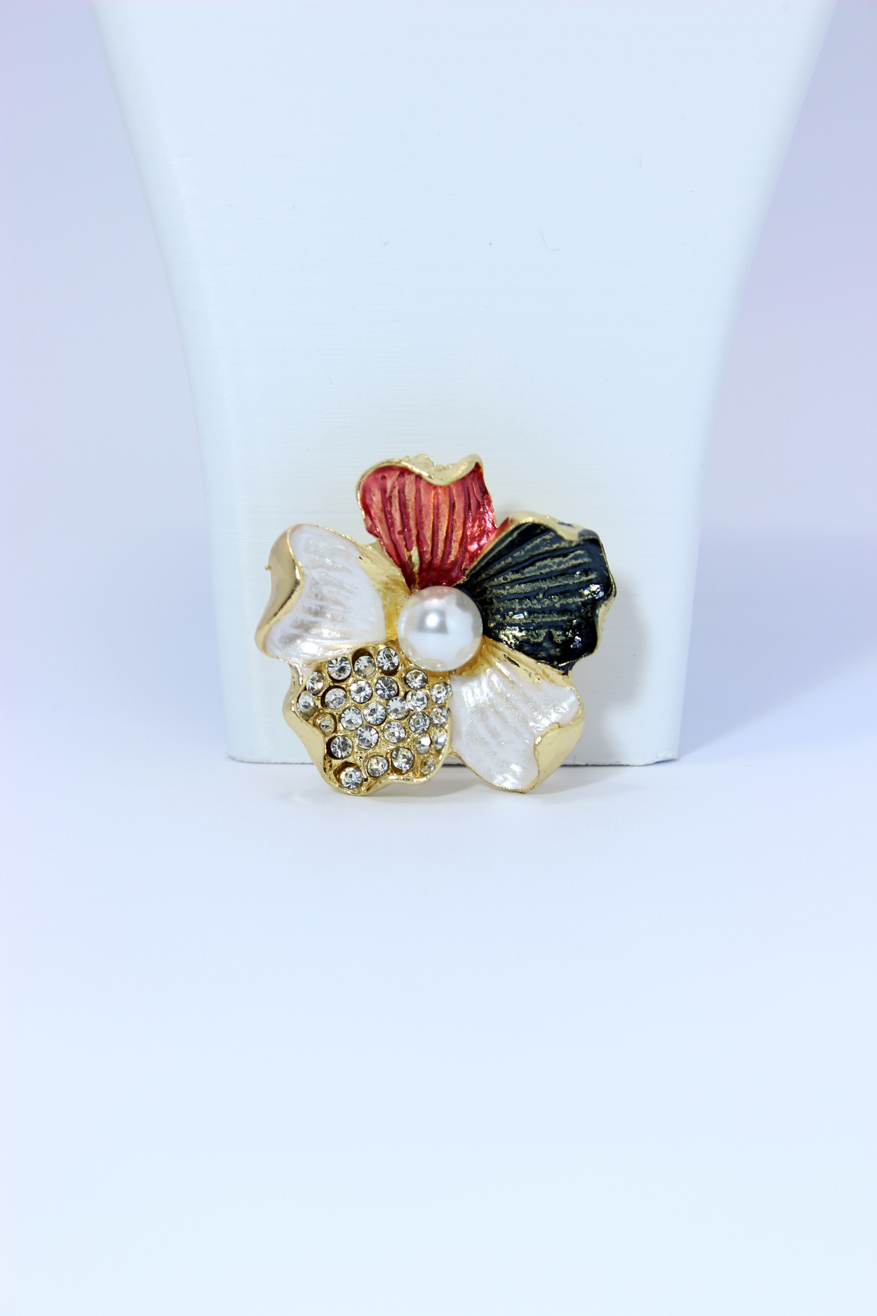 ​Bi-Takı | Modern Çiçek Broş