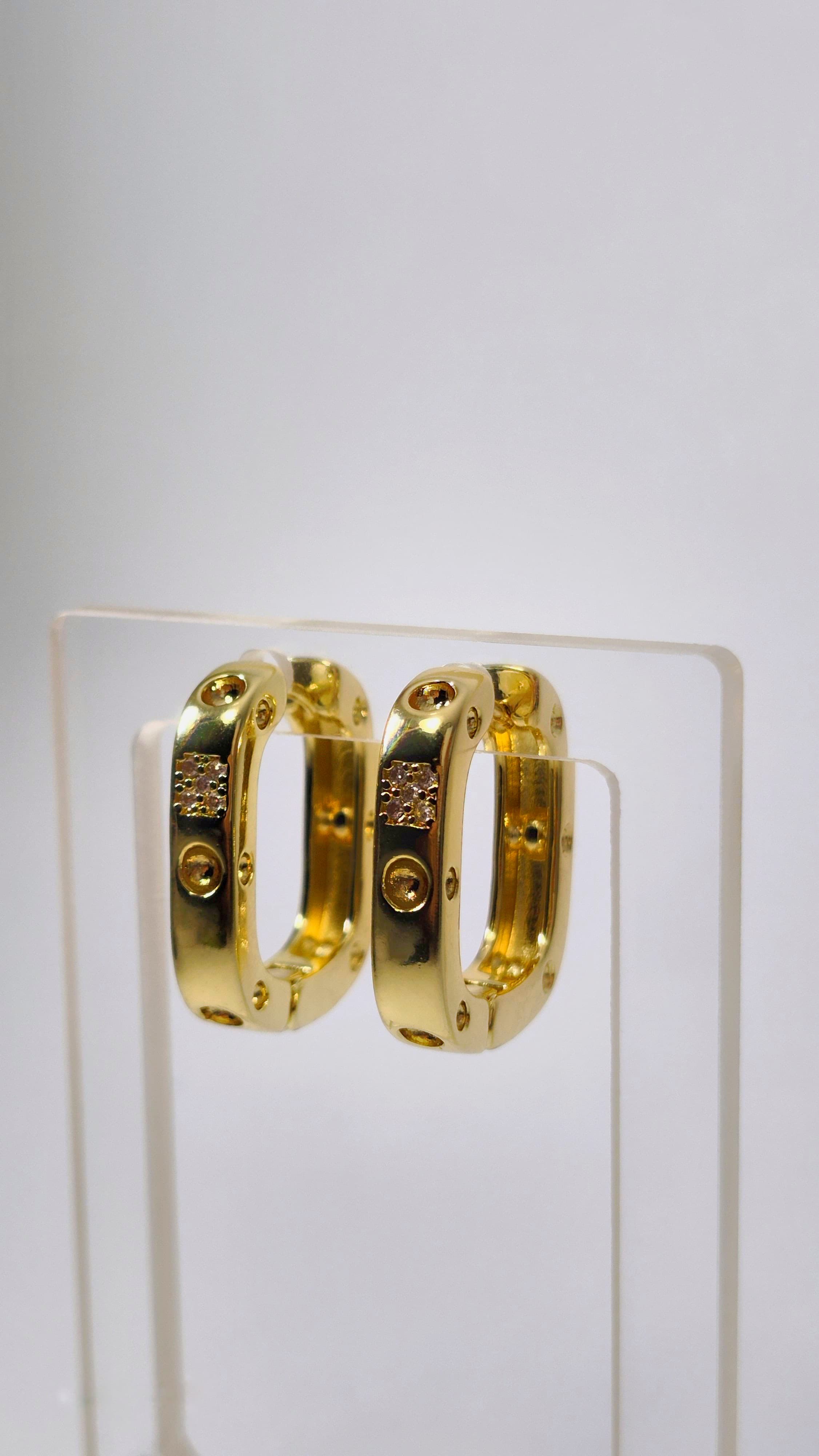 Bi-Takı | Çelik Dikdörtgen Formlu Taşlı Halka Küpe